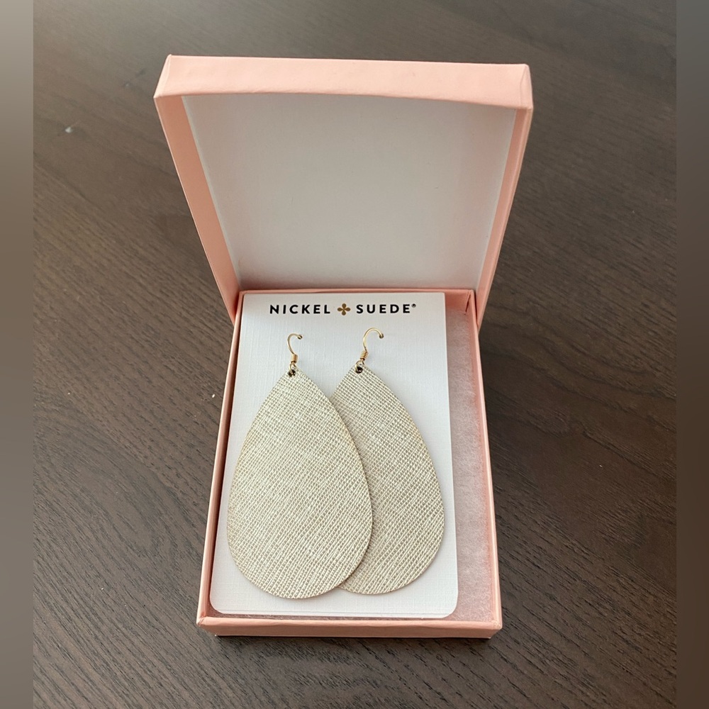 Nickel and Suede leather teardrop earrings, medium, vanilla shimmer